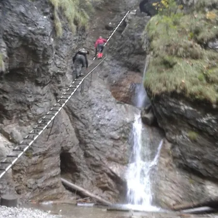 Pat - A Spacious Place Near The Station And Center Apartmán *