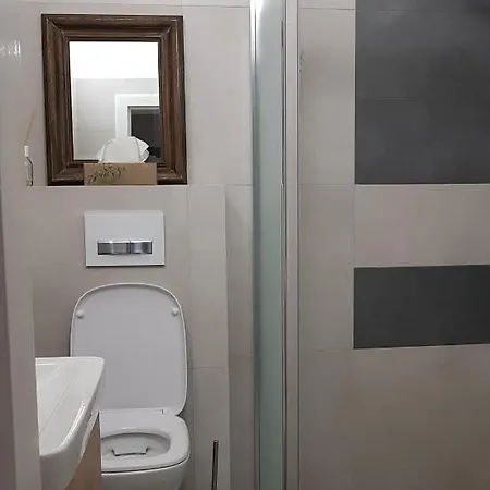 Apartmán Pat - A Spacious Place Near The Station And Center *