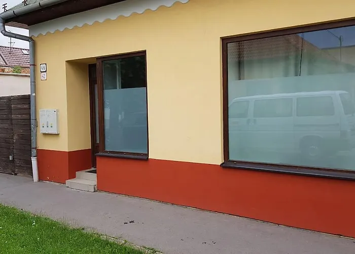 Pat - A Spacious Place Near The Station And Center *